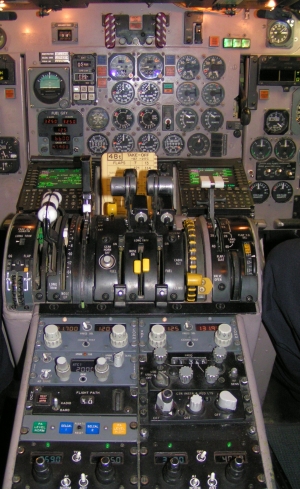 md80_cockpit_2.jpg