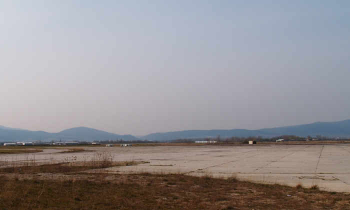 alte_flachen_hintergrund_flugplatz.jpg