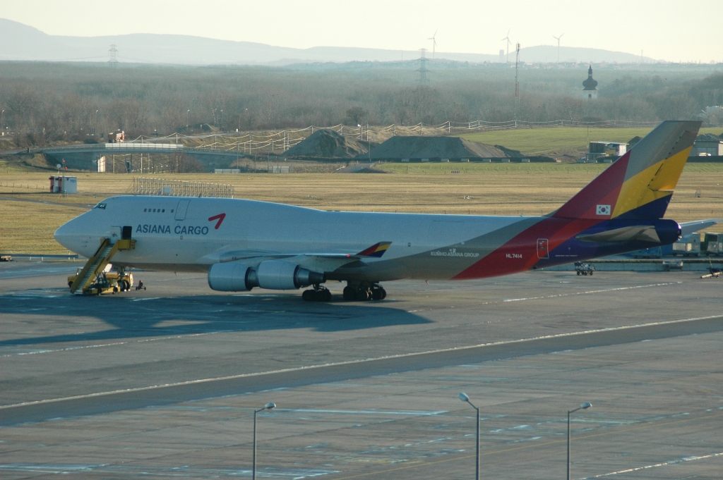 asiana_cargo.JPG